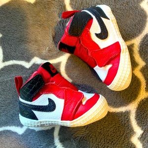 Nike crib shoes